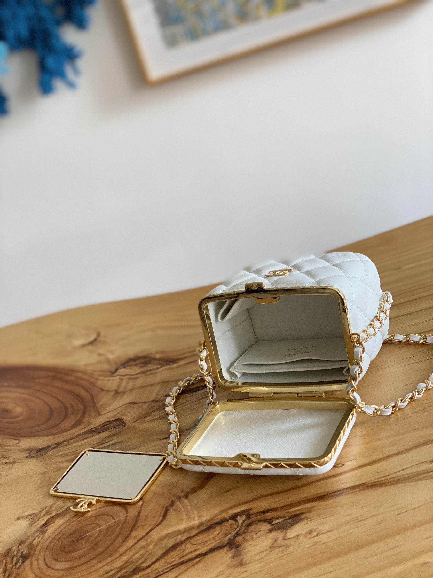 Handbag Chanel AP2717 size 9.5  11  8 cm - vstockx