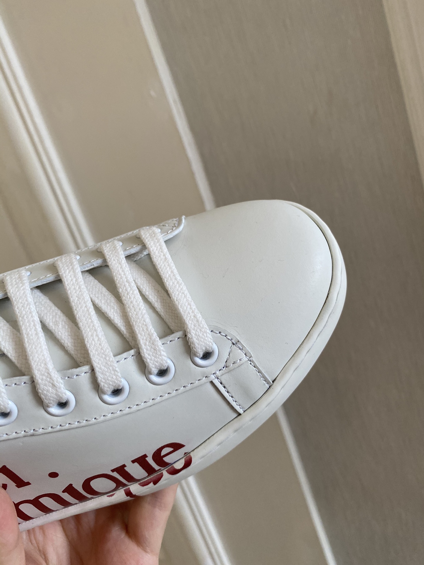 Gucci Women's Ace sneaker with bee sneaker 4 - vstockx