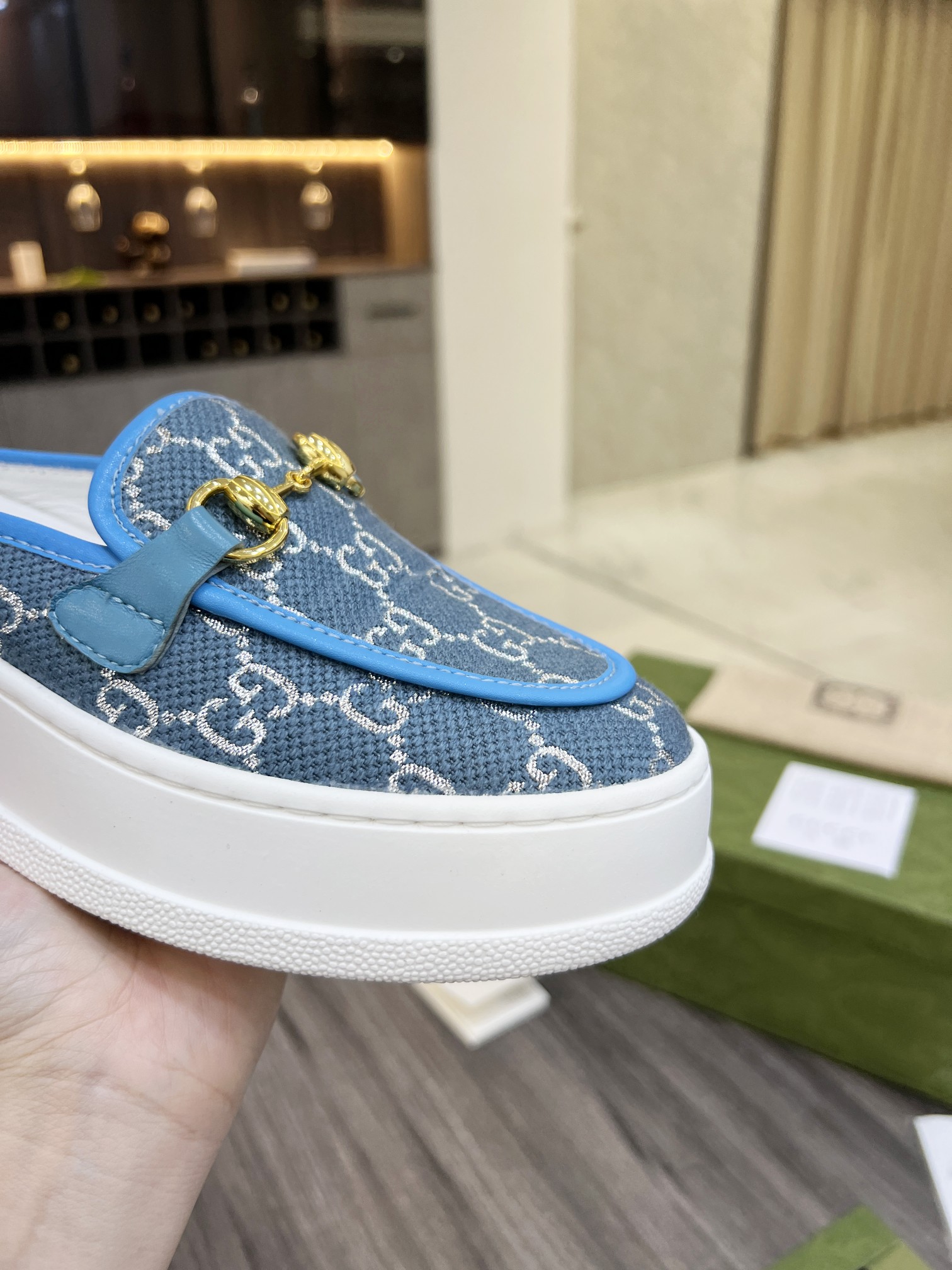 Gucci Women's WOMEN 6 - vstockx