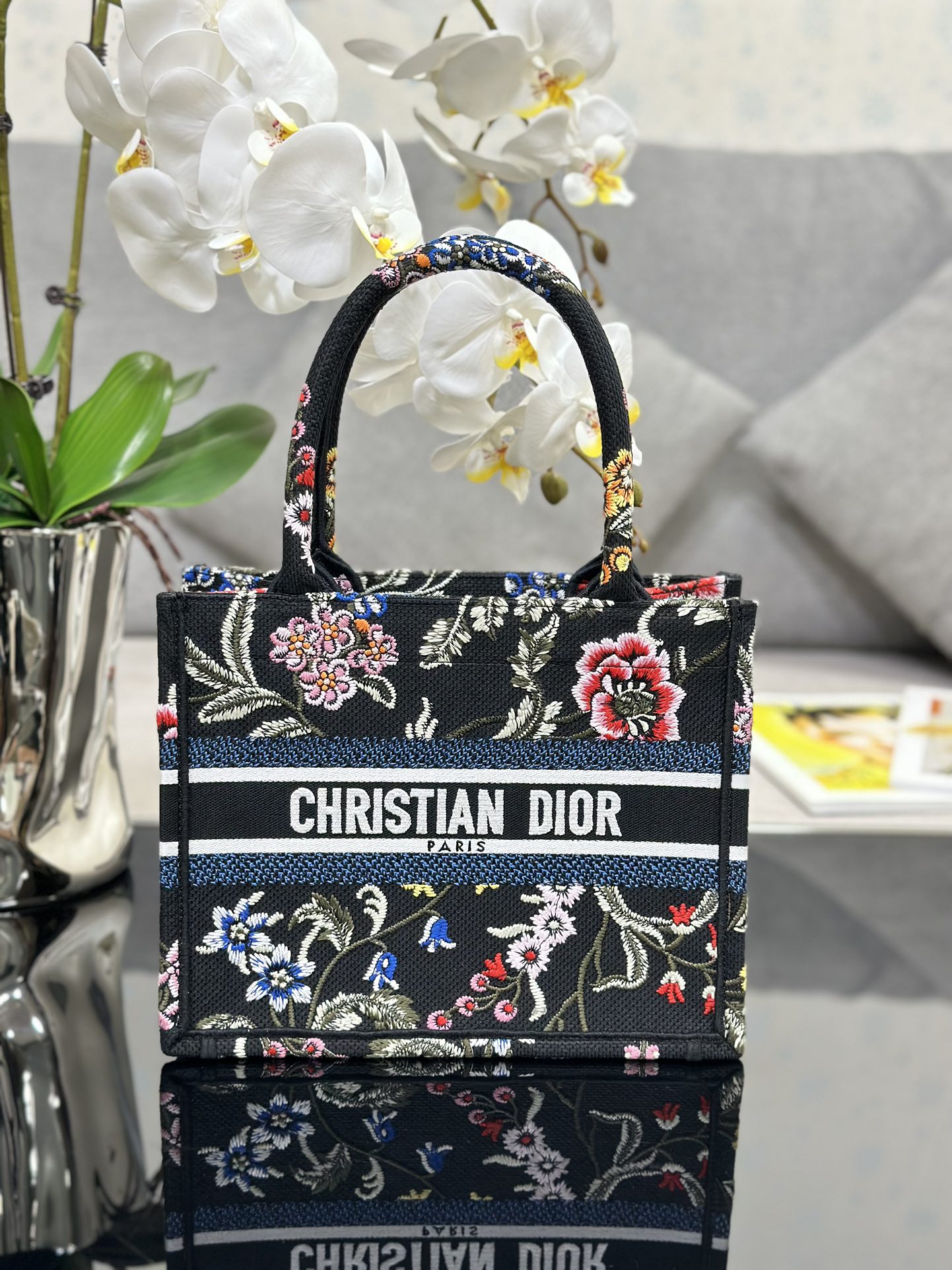 Handbag Dior M1286 size 26.5 x 21 x 14 cm - vstockx