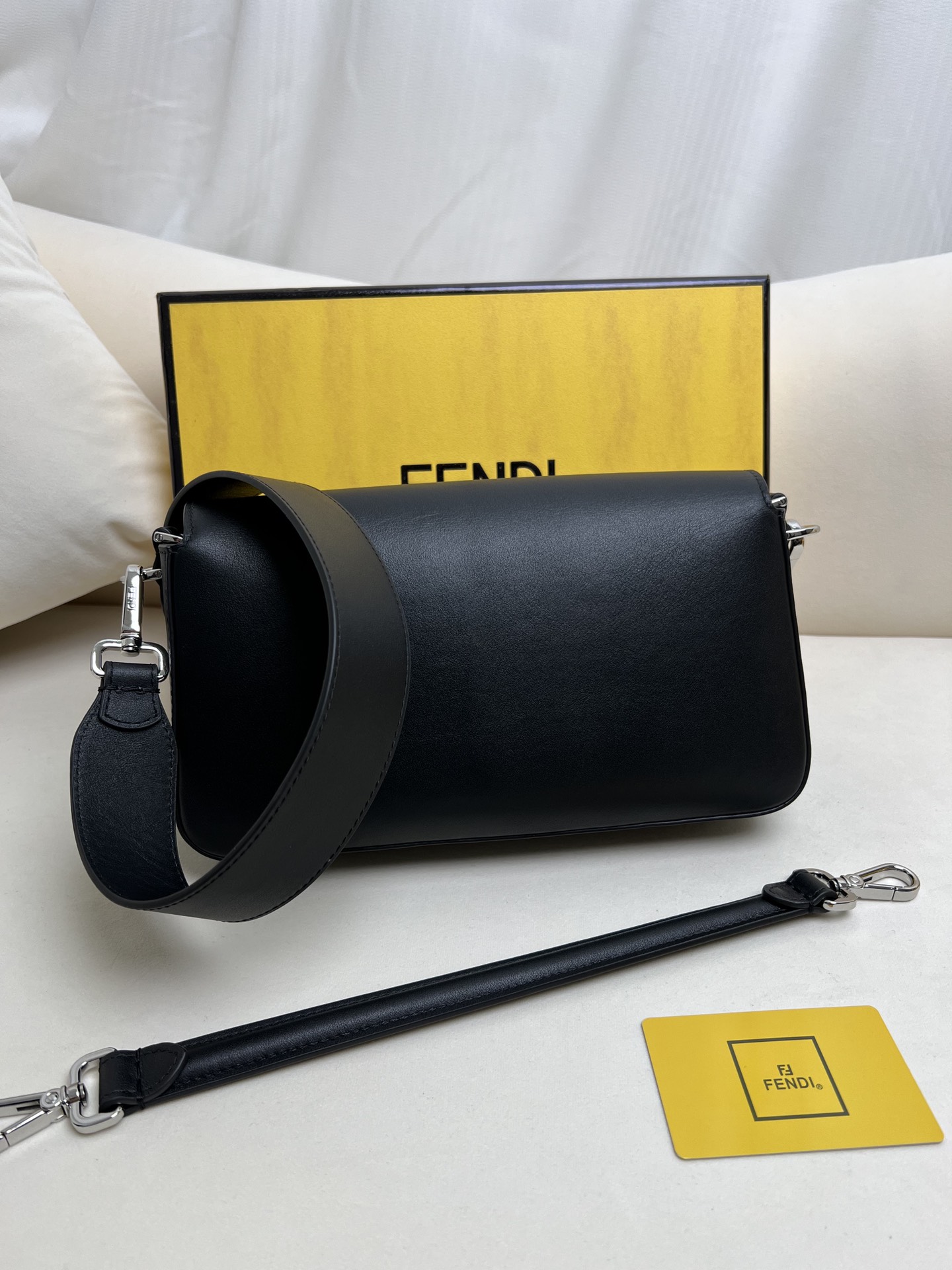 handbags FENDI 5012 size:26*5*15cm - vstockx