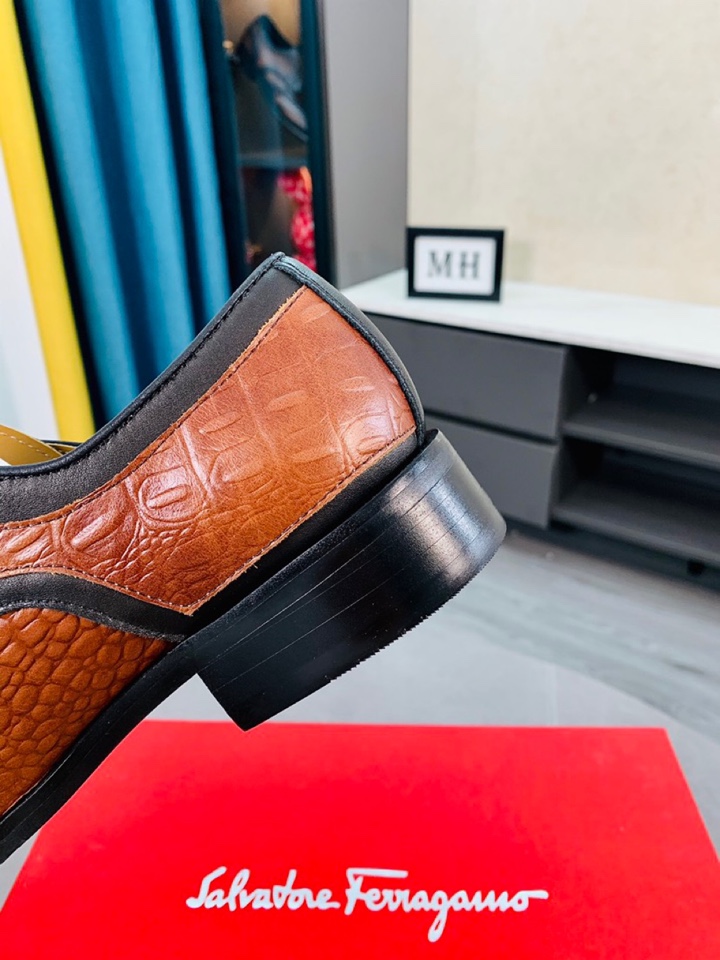Salvatore Ferragamo Boots 23 - vstockx