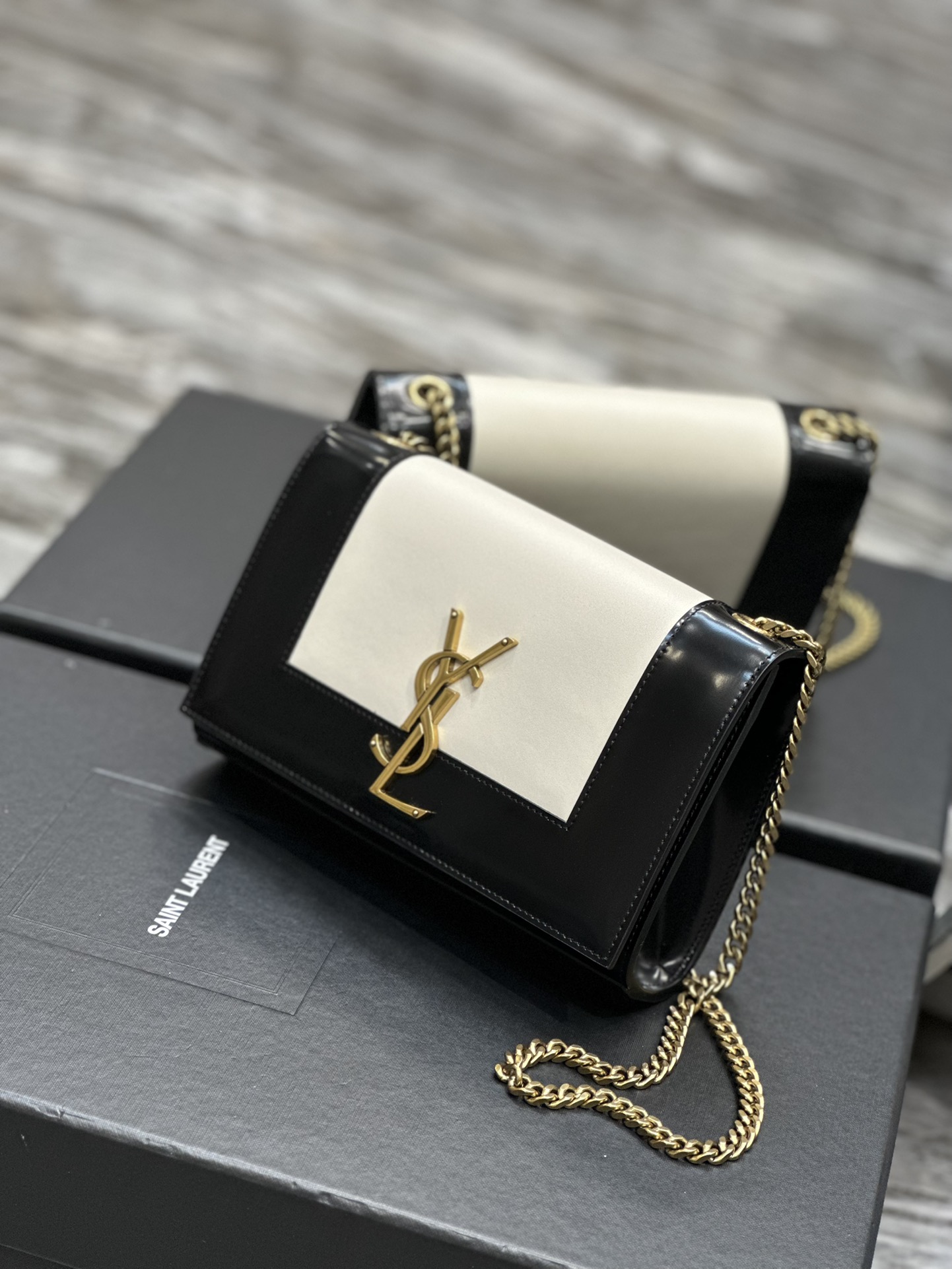 Handbags SAINT LAURENT 469390 size 20x13.5x6 cm - vstockx
