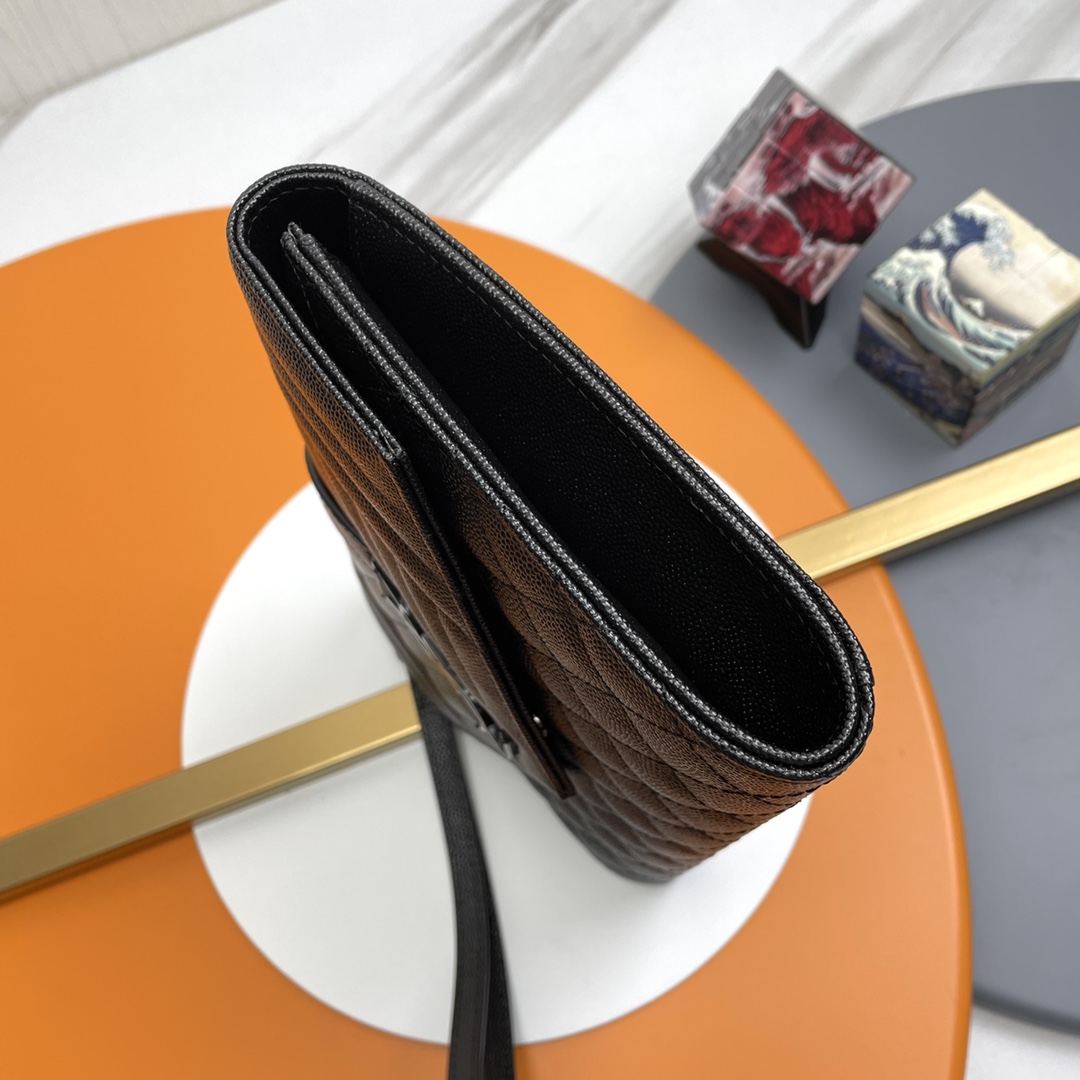 Handbags SAINT LAURENT 617662 size 21x16x3 cm - vstockx