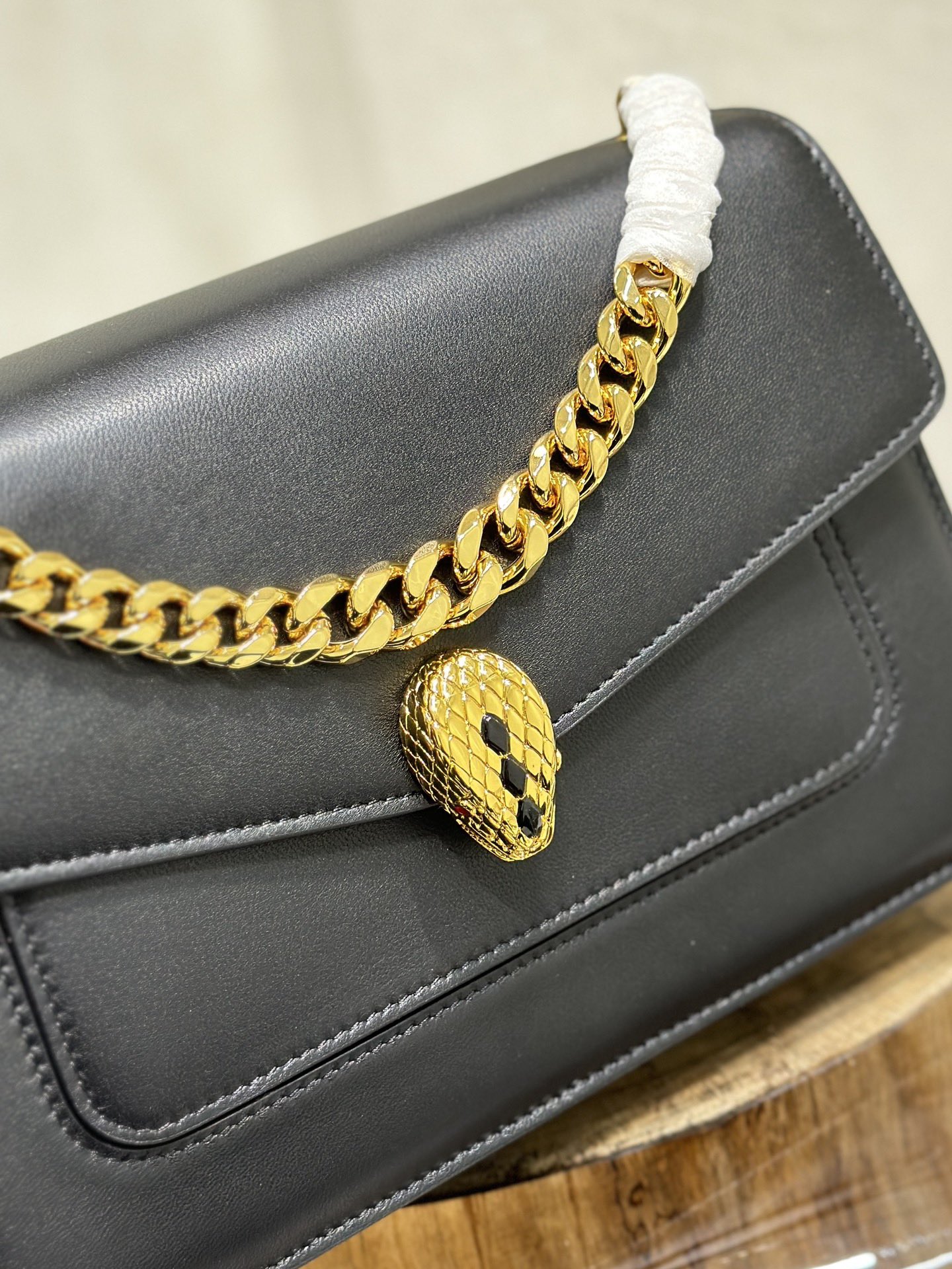 Handbags Bvlgari 290767 size:25*17*8 cm - vstockx