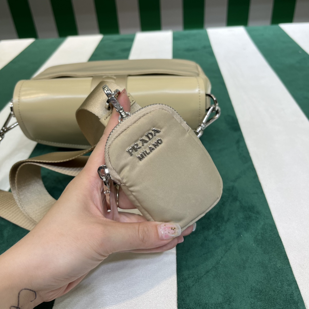 Handbags Prada 1BD295 size:22*7.5*14 cm - vstockx