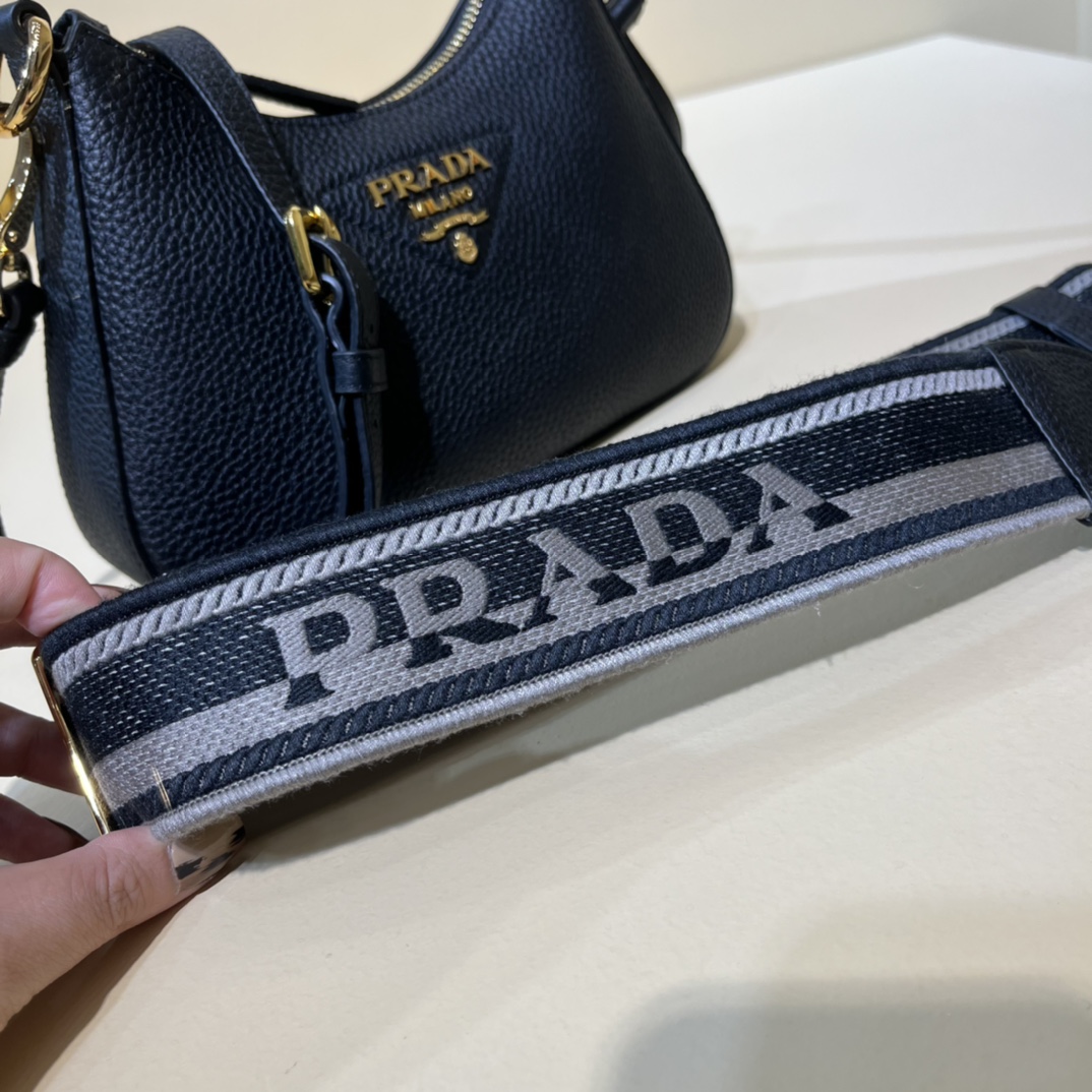 Handbags Prada 1BH193 size:24×18×6 cm - vstockx