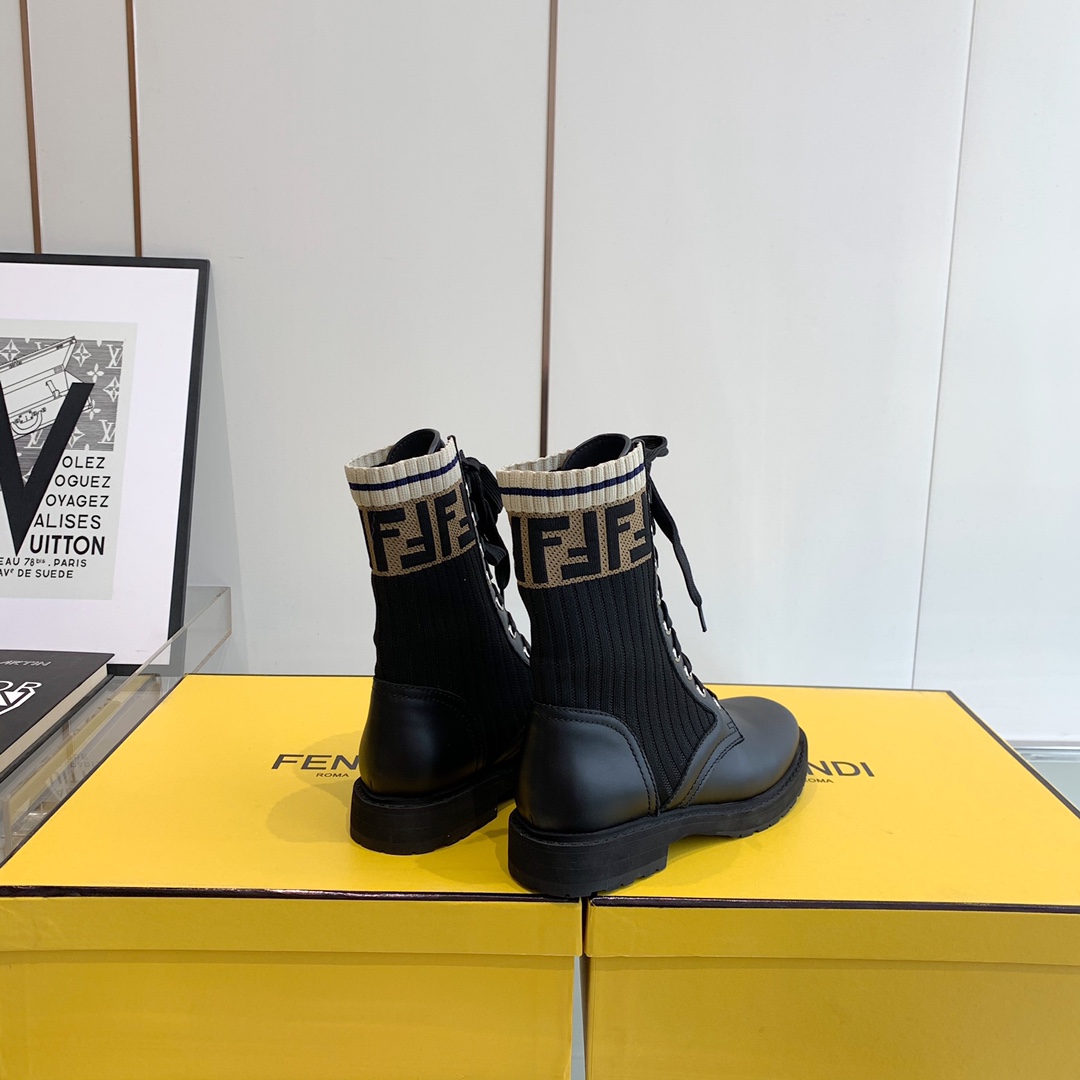 Fendi Boots 15 - vstockx