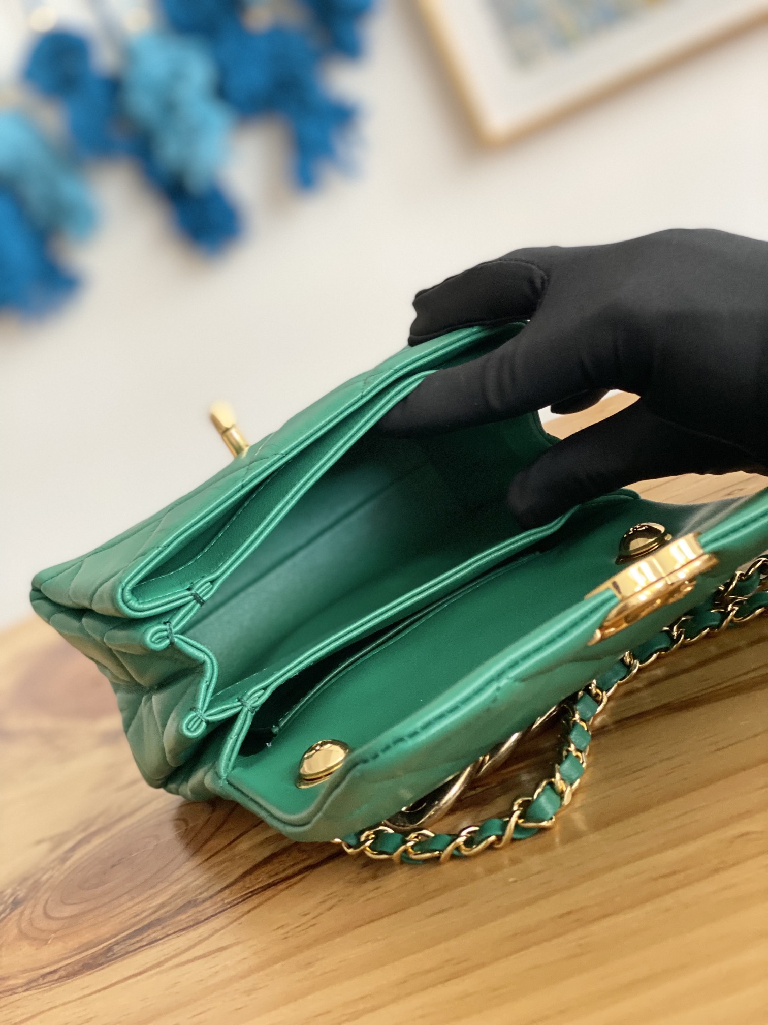 Handbag Chanel 3365 size 17X11.5X8.5 Cm - vstockx