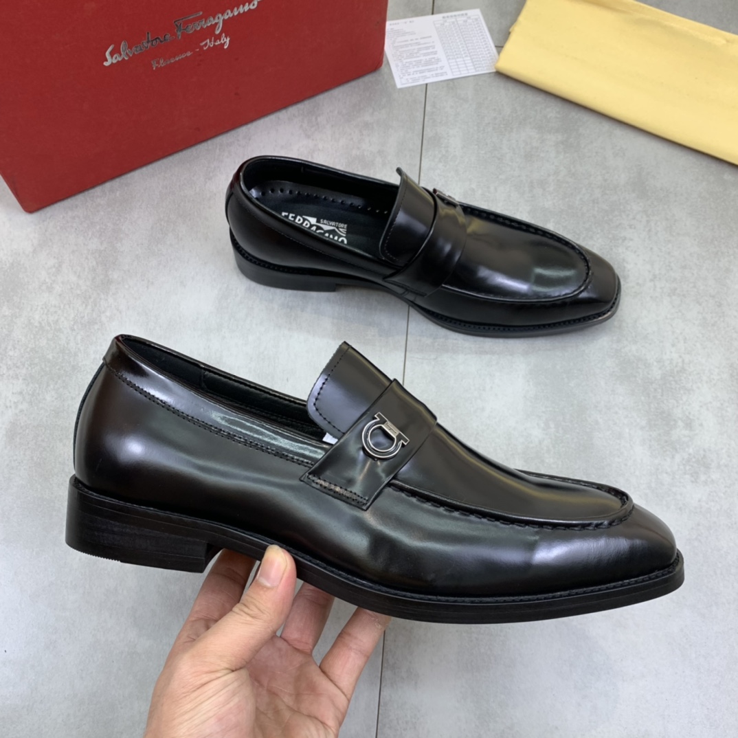 Salvatore Ferragamo Boots 11 - vstockx