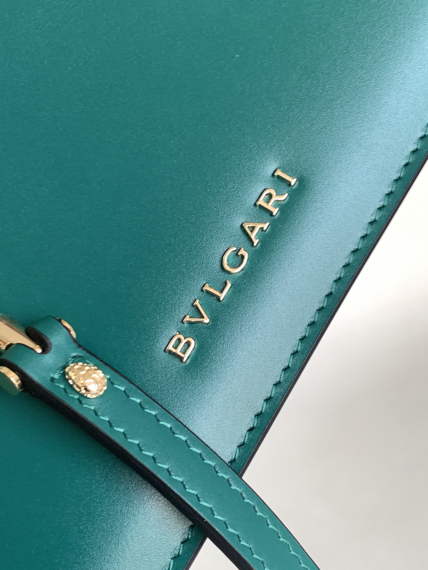 Handbags Bvlgari Sprpenti Forever size:19*13.5*6 cm - vstockx