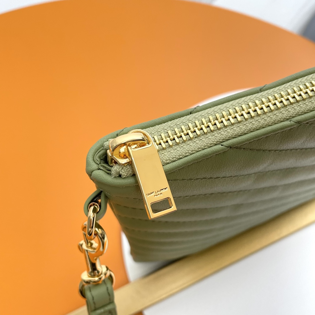 Handbags SAINT LAURENT 379039 size 24  17.5  1.5 cm - vstockx