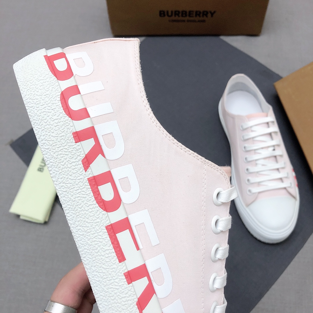 Burberry Perforated Check Sneaker 16 - vstockx