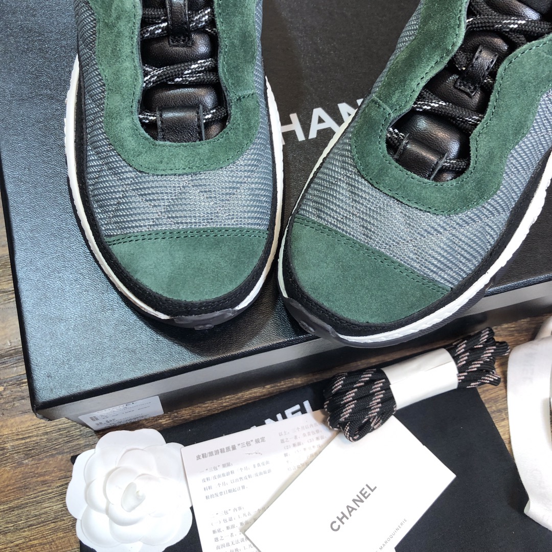 Chanel Fabric & Suede Calfskin Low Top Sneaker 22 - vstockx