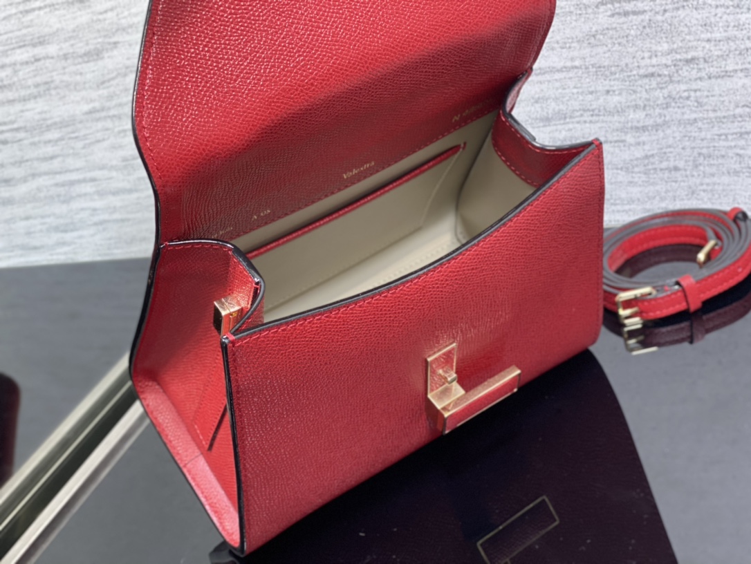 Handbag VALEXTRA size *'* - vstockx