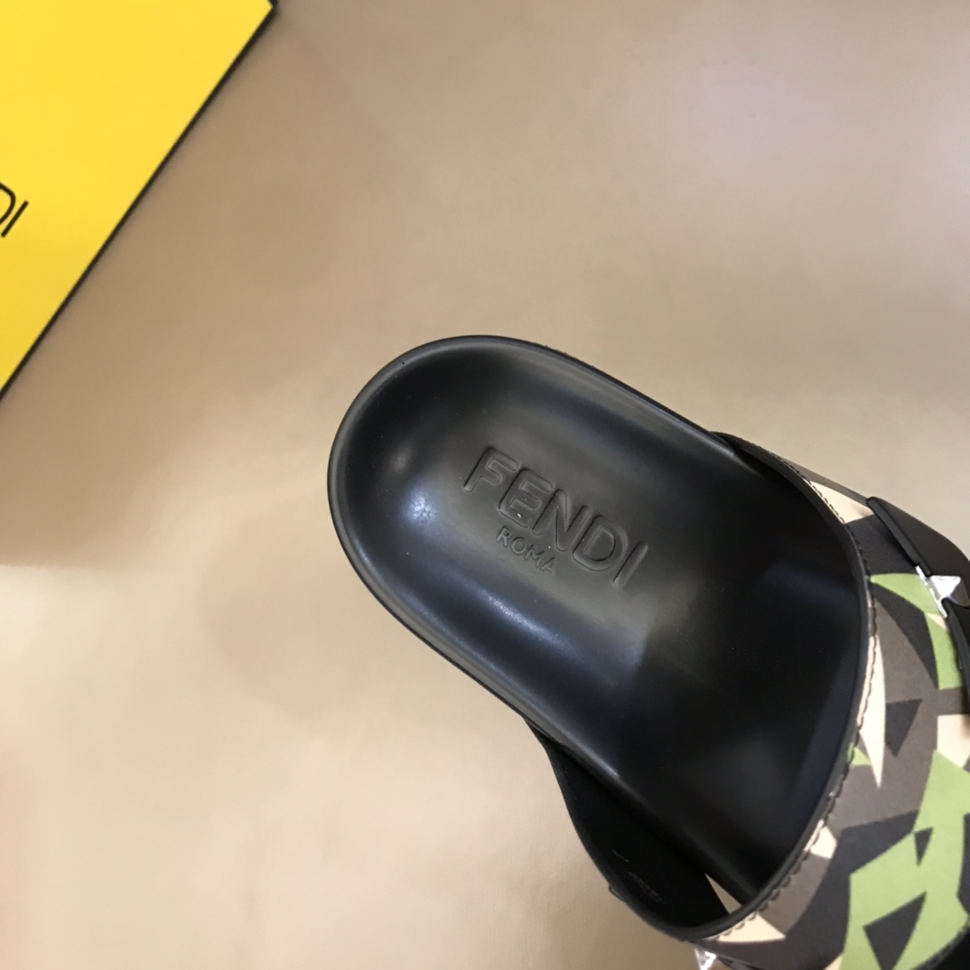 Fendi Slides 18 - vstockx