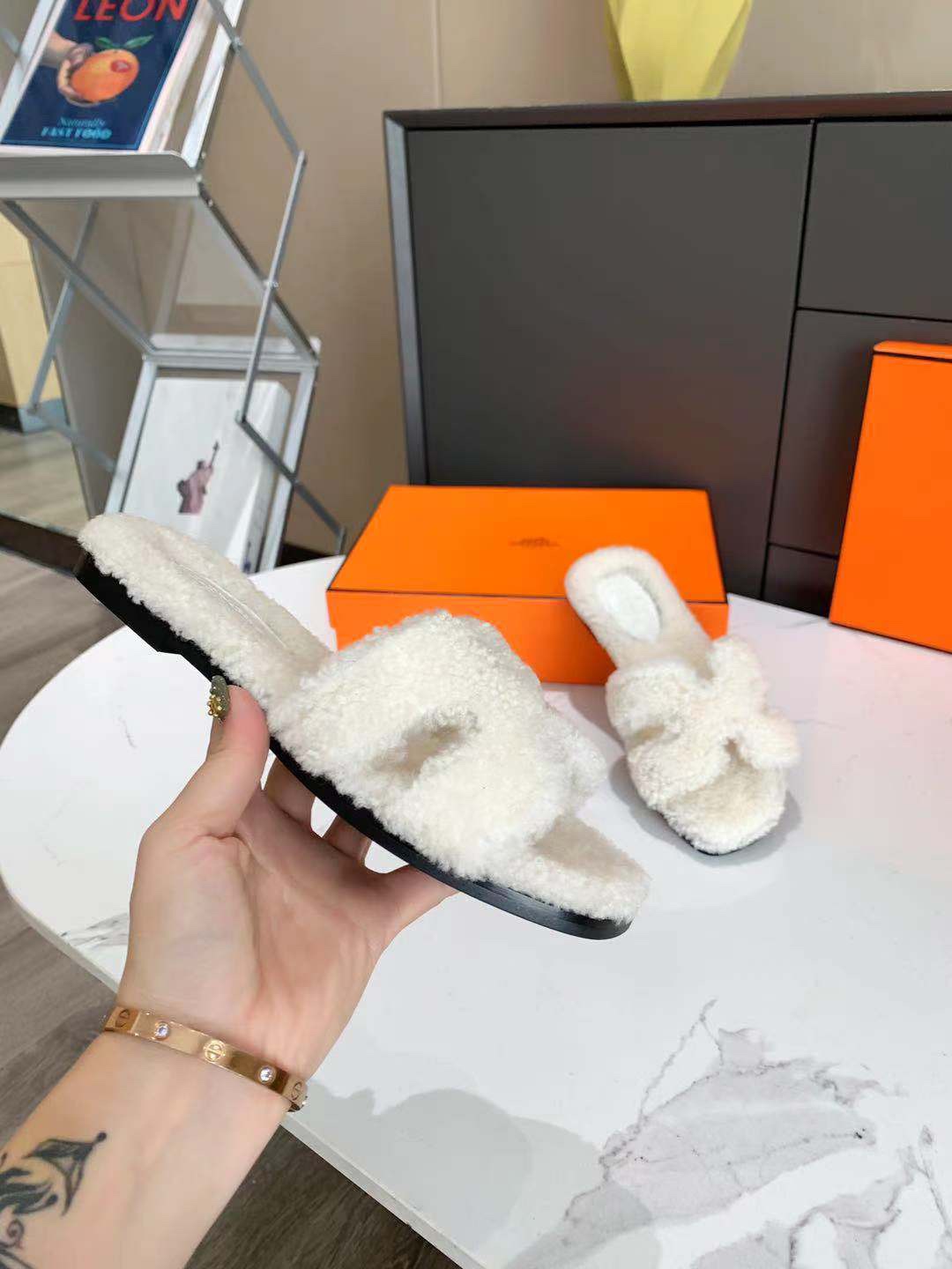 Hermes Sandals 46 - vstockx