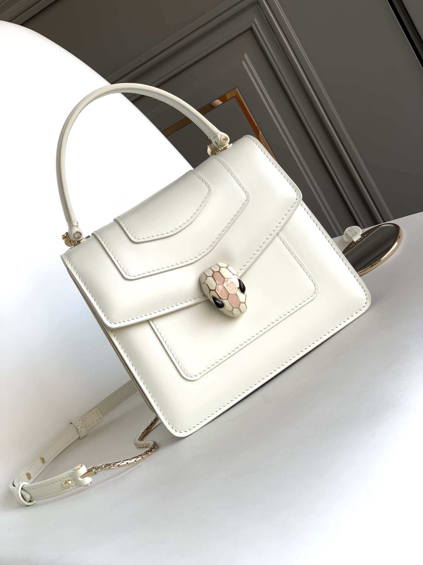 Handbags Bvlgari 383290521 size:15*9.5 cm - vstockx