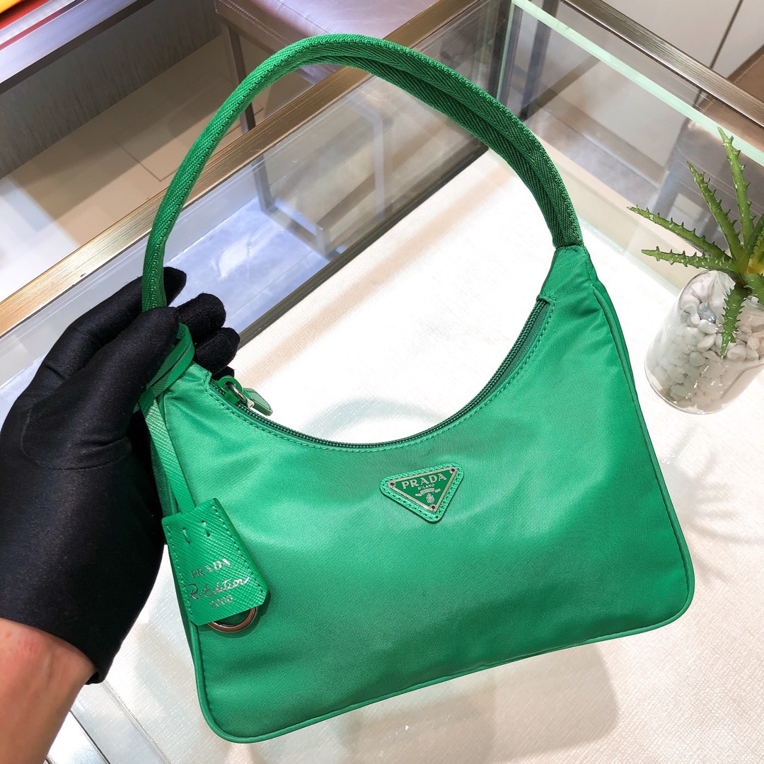 handbags prada Hobo 1NE515 Re-edition 2000 Size:22*17*6 - vstockx