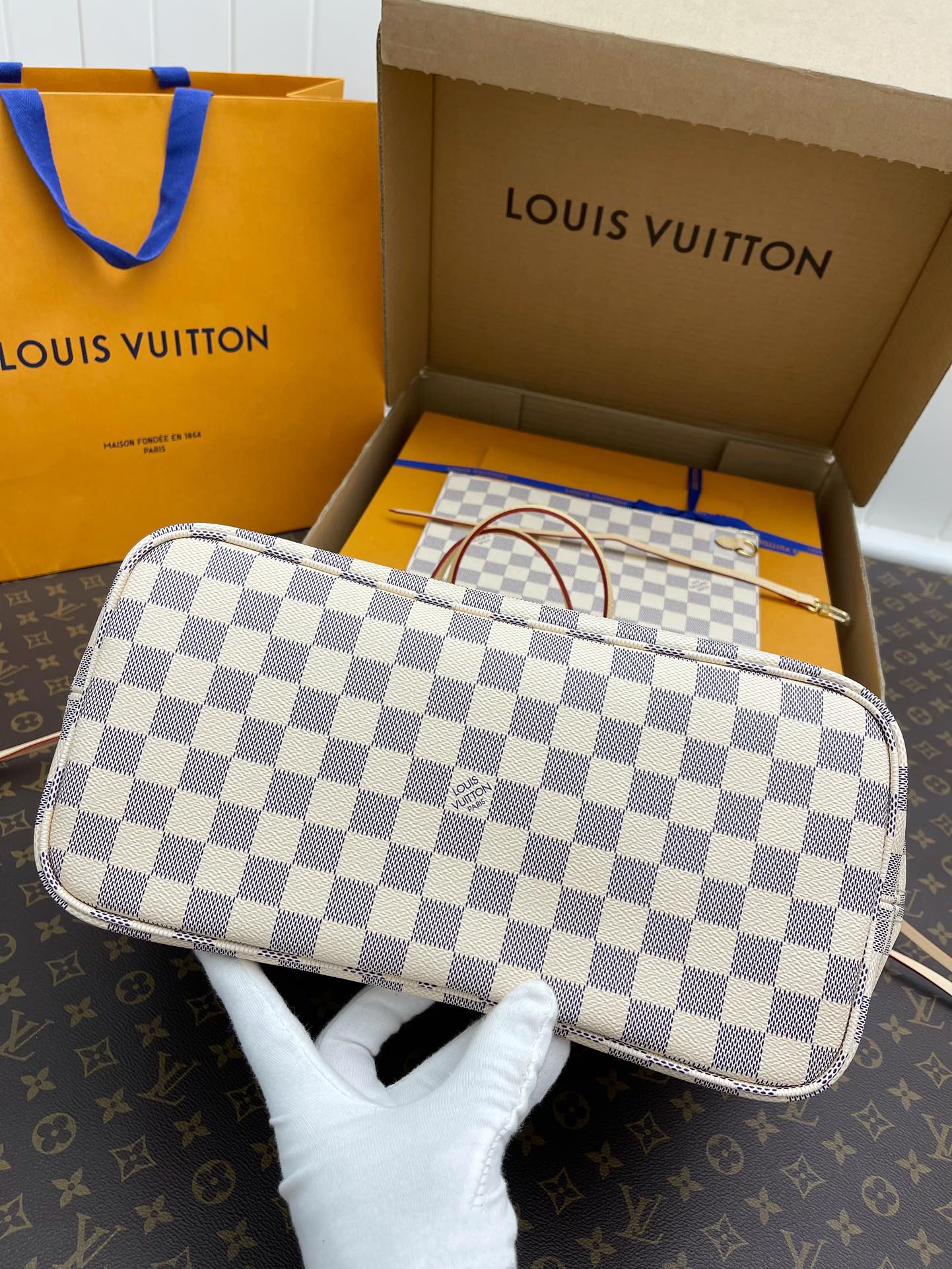 Handbags Louis Vuitton M41605 size:31*28*14 cm - vstockx