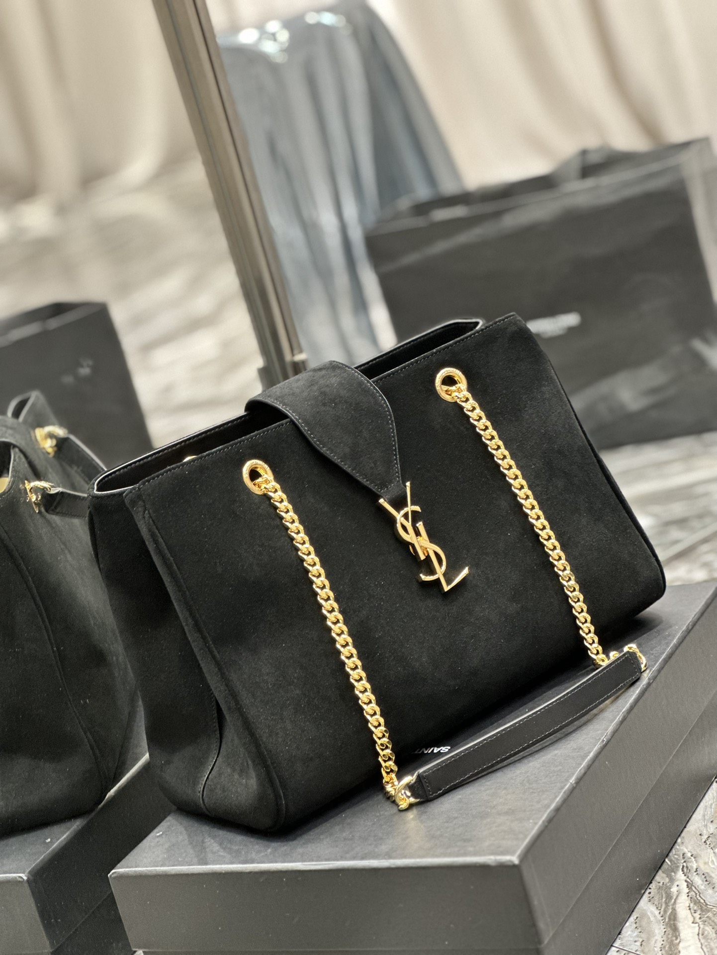 Handbags SAINT LAURENT 668900 size 33  22  15 cm - vstockx