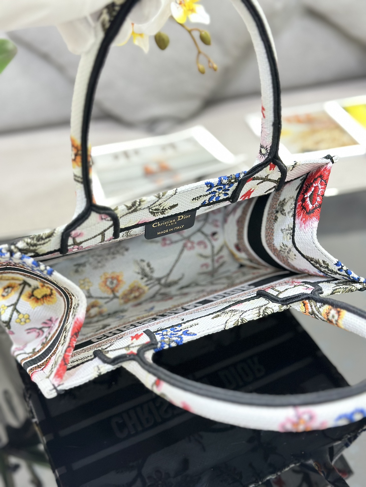 Handbag Dior M1286 size 26.5 x 21 x 14 cm - vstockx