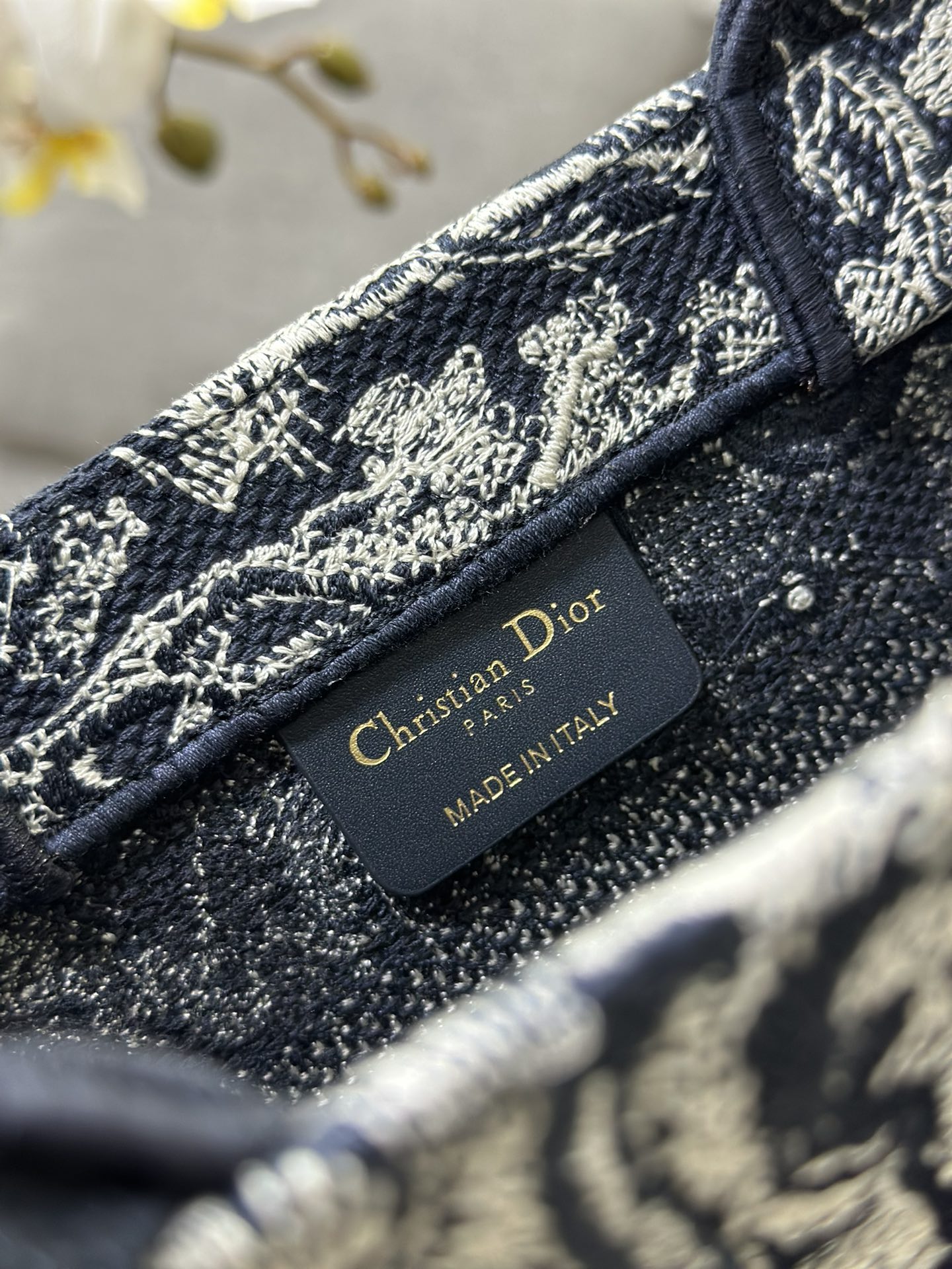 Handbag Dior M1286 size 26.5 x 21 x 14 cm - vstockx