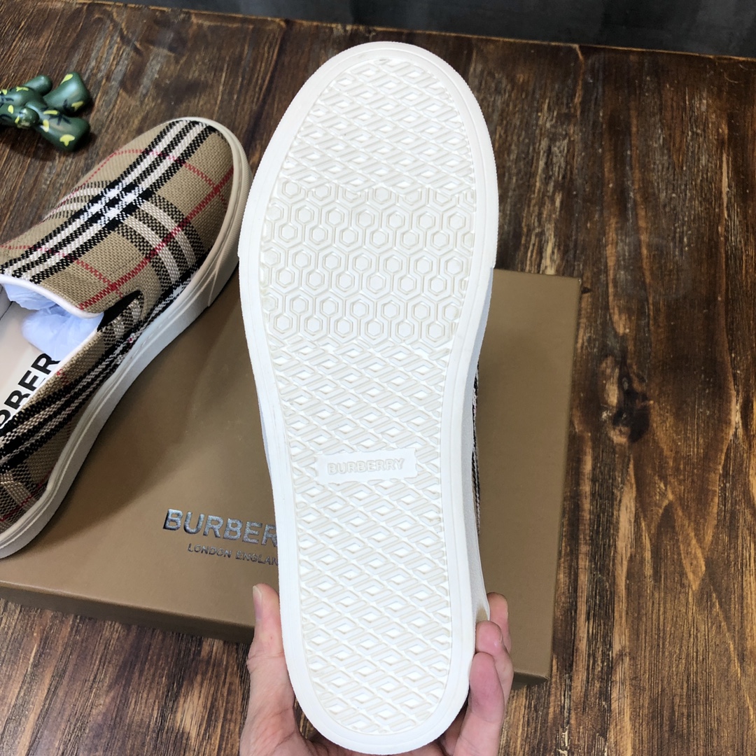 Burberry Slip On Check Print - vstockx