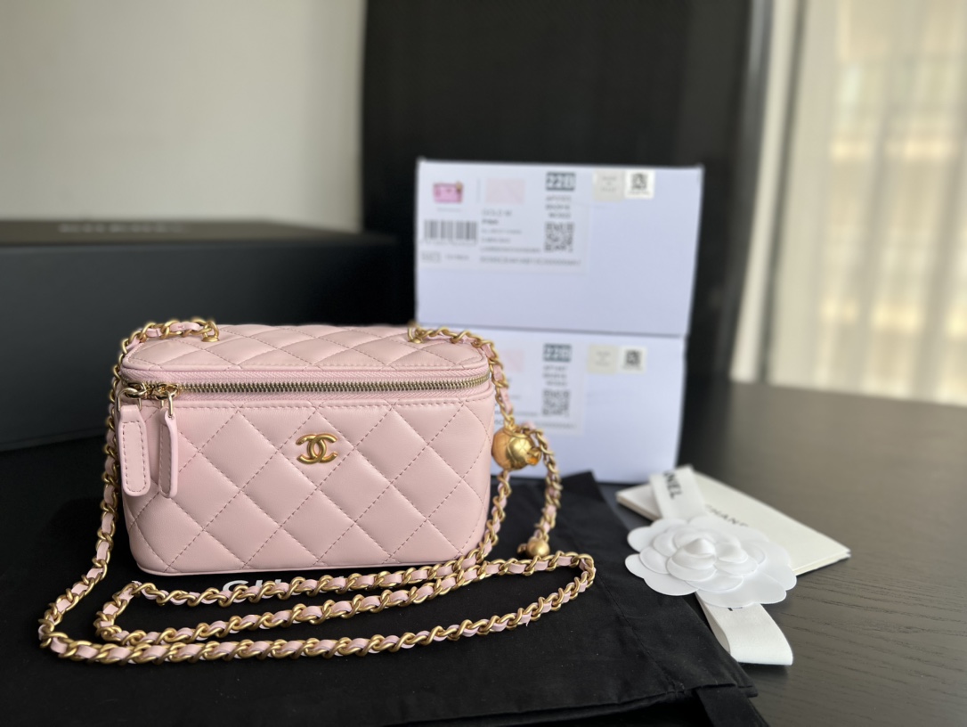 Handbag Chanel AP2303 size 17cmx9.5cmx8 cm - vstockx