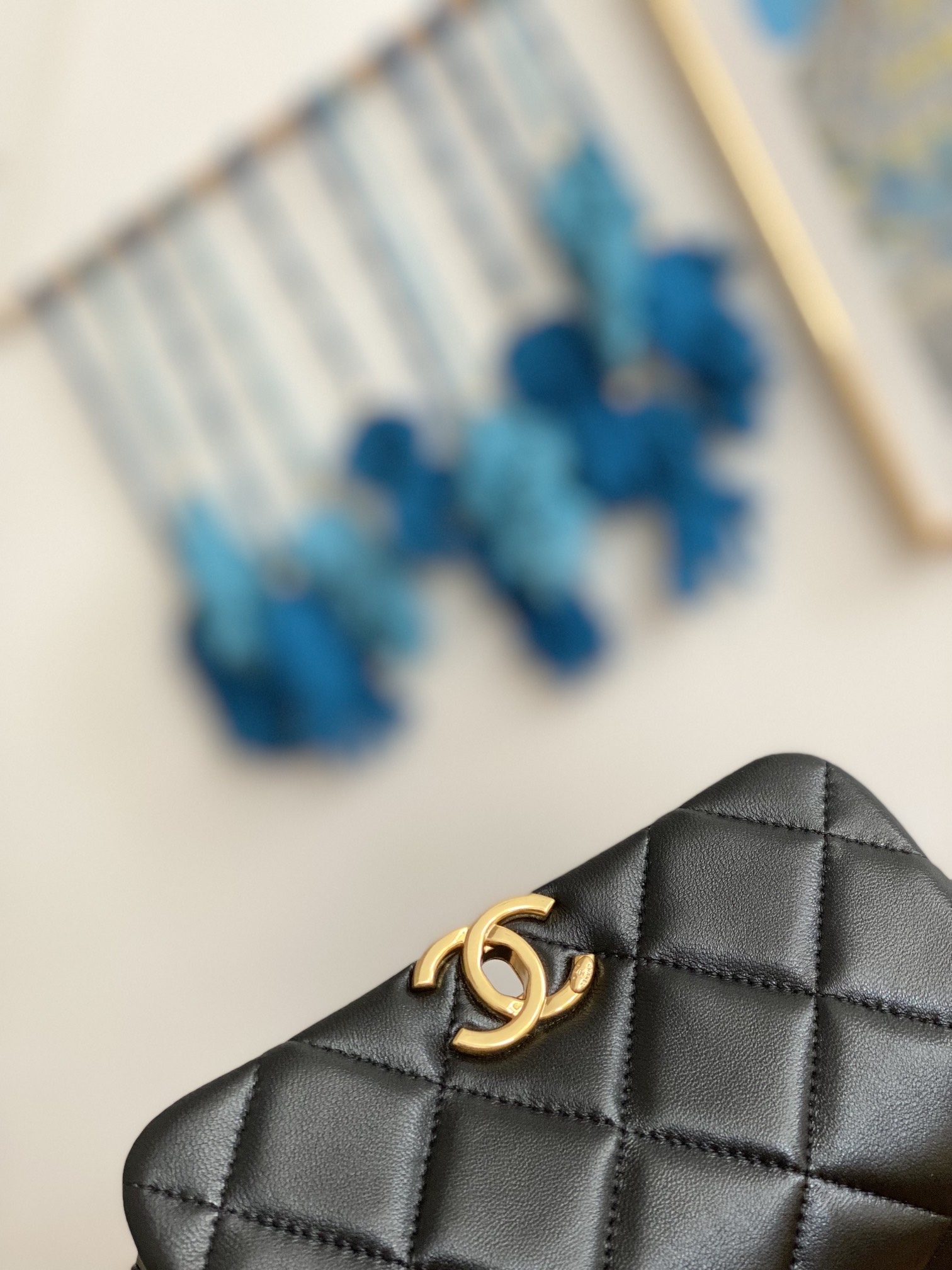 Handbag Chanel 3365 size 17X11.5X8.5 Cm - vstockx