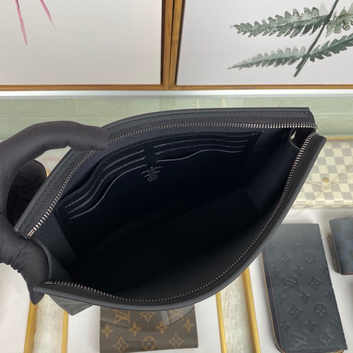 Handbag Louis Vuitton M64440 size 27  20  3cm - vstockx