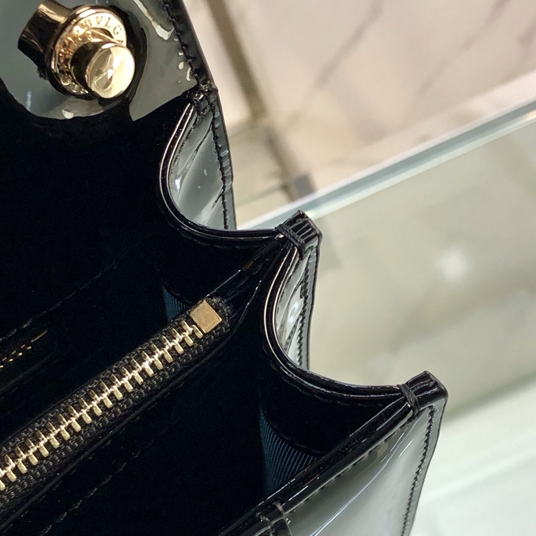 Handbags Bvlgari 35362 size:28*19.5*7.5 cm - vstockx