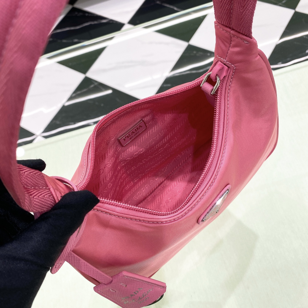 handbags prada Hobo 1NE515 re-edition 2000 Size:22*17*6 - vstockx