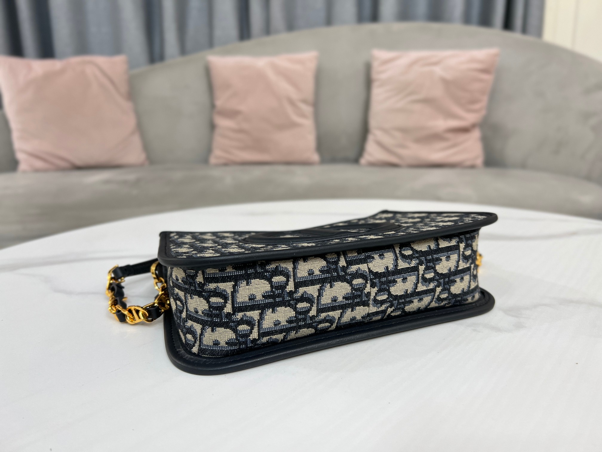 Handbags Dior CD SIGNATURE HOBO S2213UTZQ_M928 size  23.5 x 14.5 x 6 - vstockx