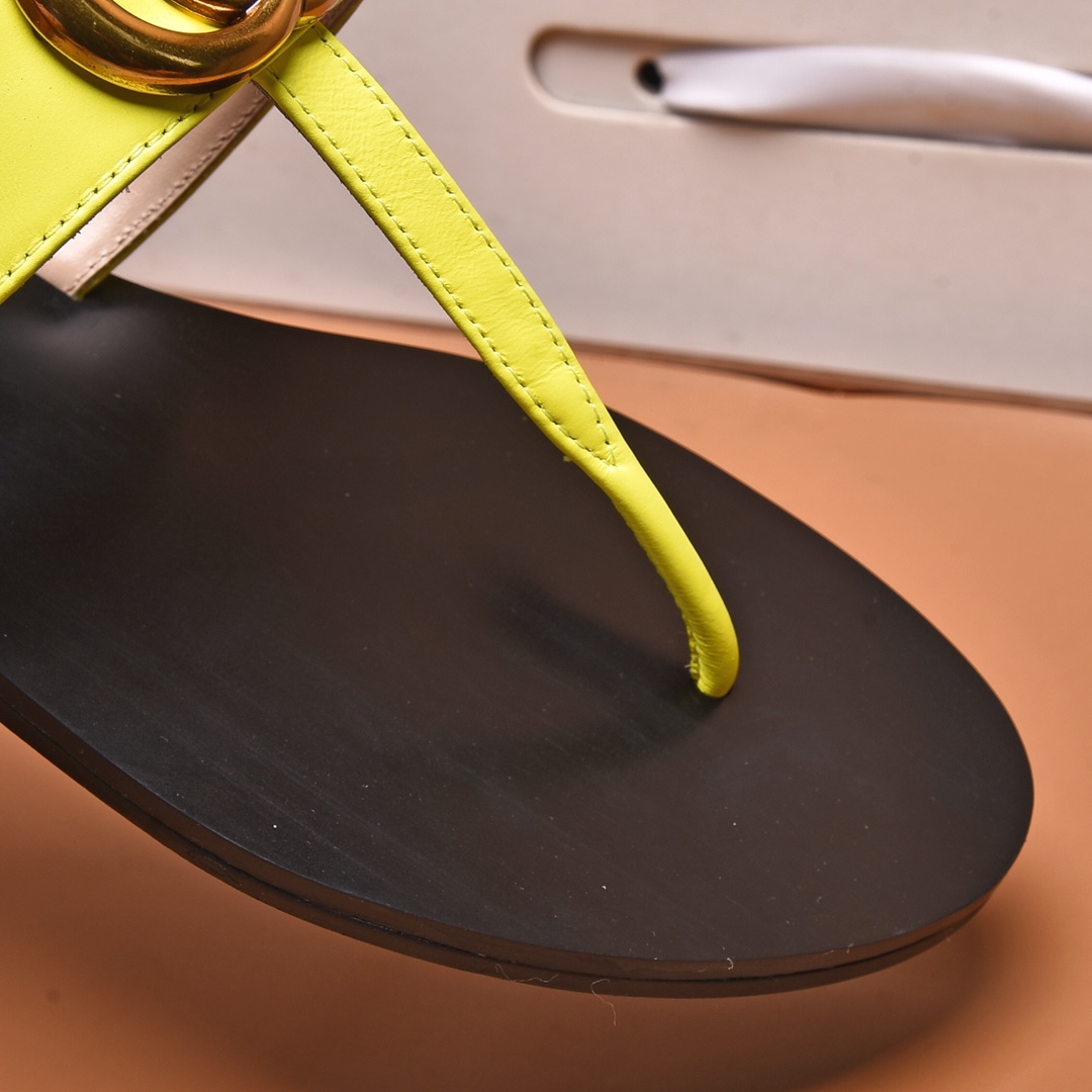 Gucci Slippers 13 - vstockx