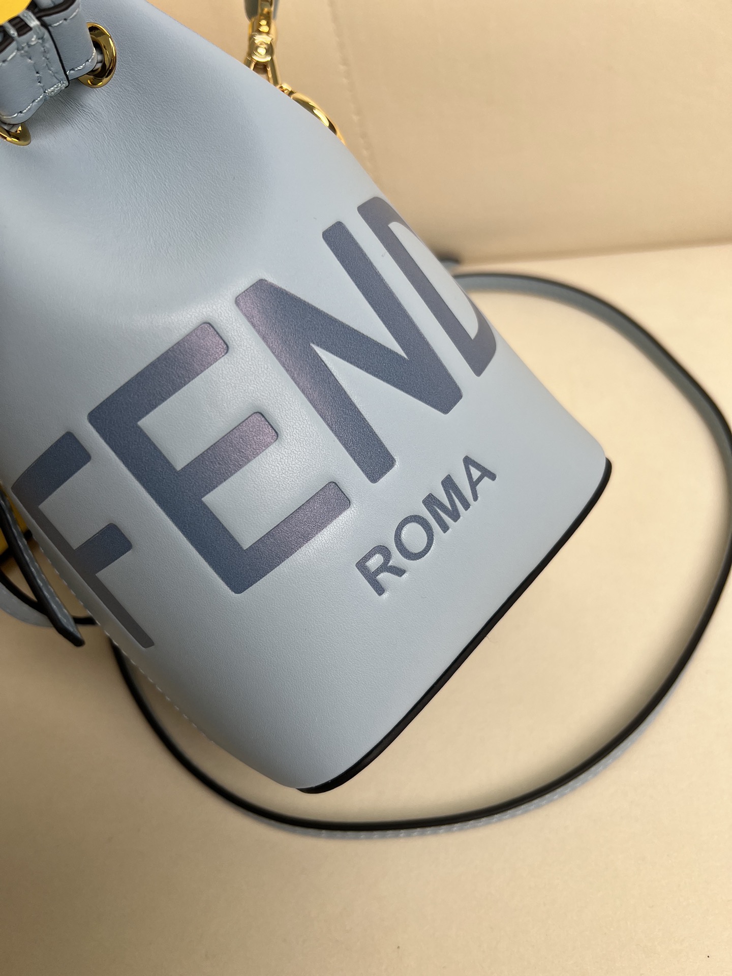 handbags FENDI 226 size:12*18*10cm - vstockx