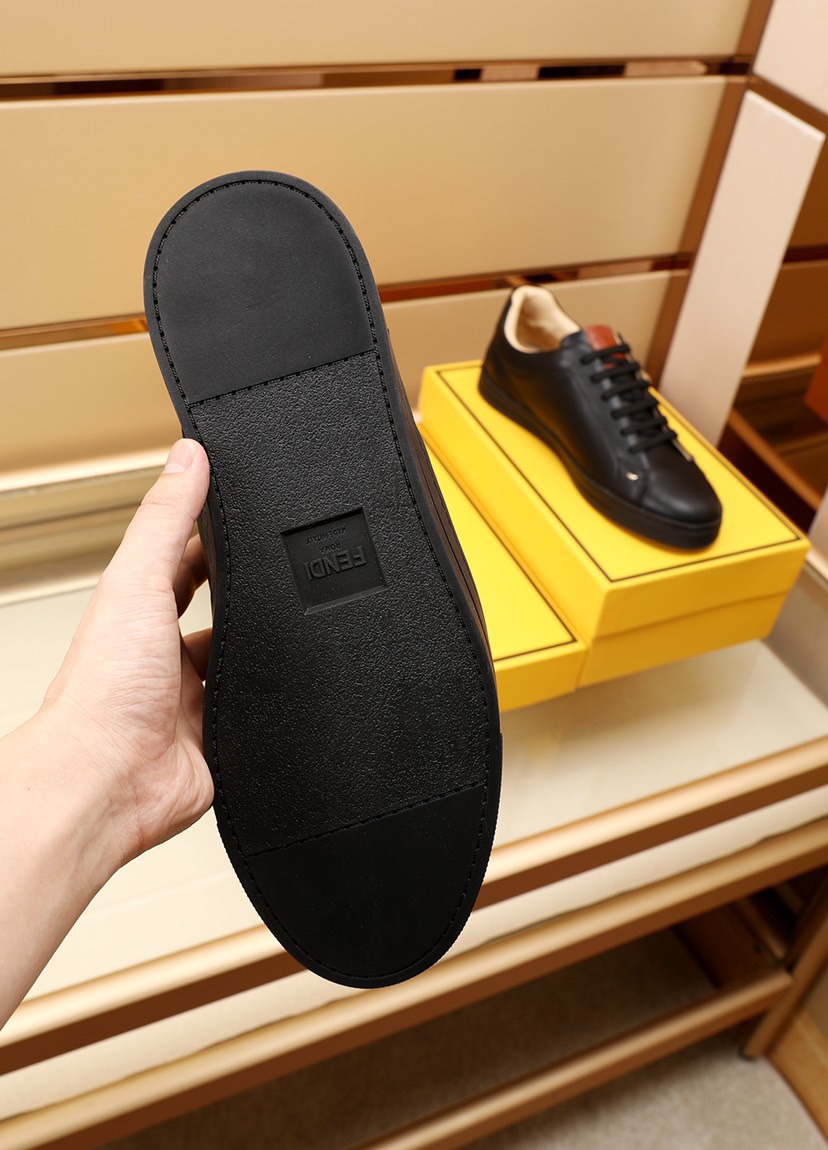 Fendi Low Top Sneakers 8 - vstockx