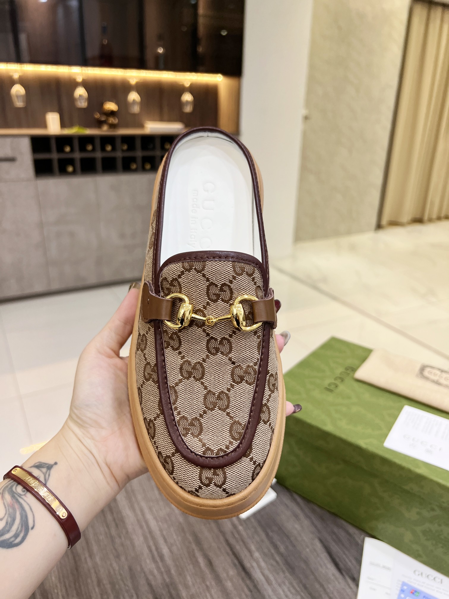 Gucci Women's WOMEN 6 - vstockx