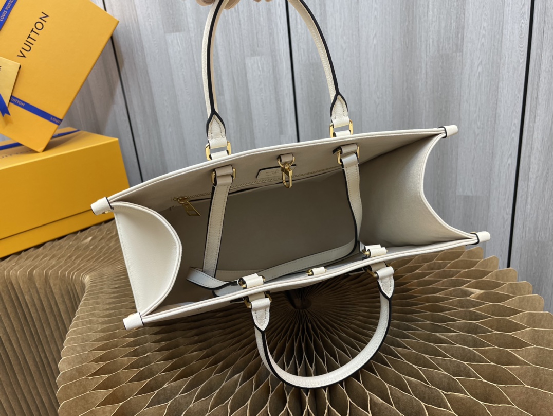 Handbag Louis Vuitton M45494 size 34x26x13 cm - vstockx