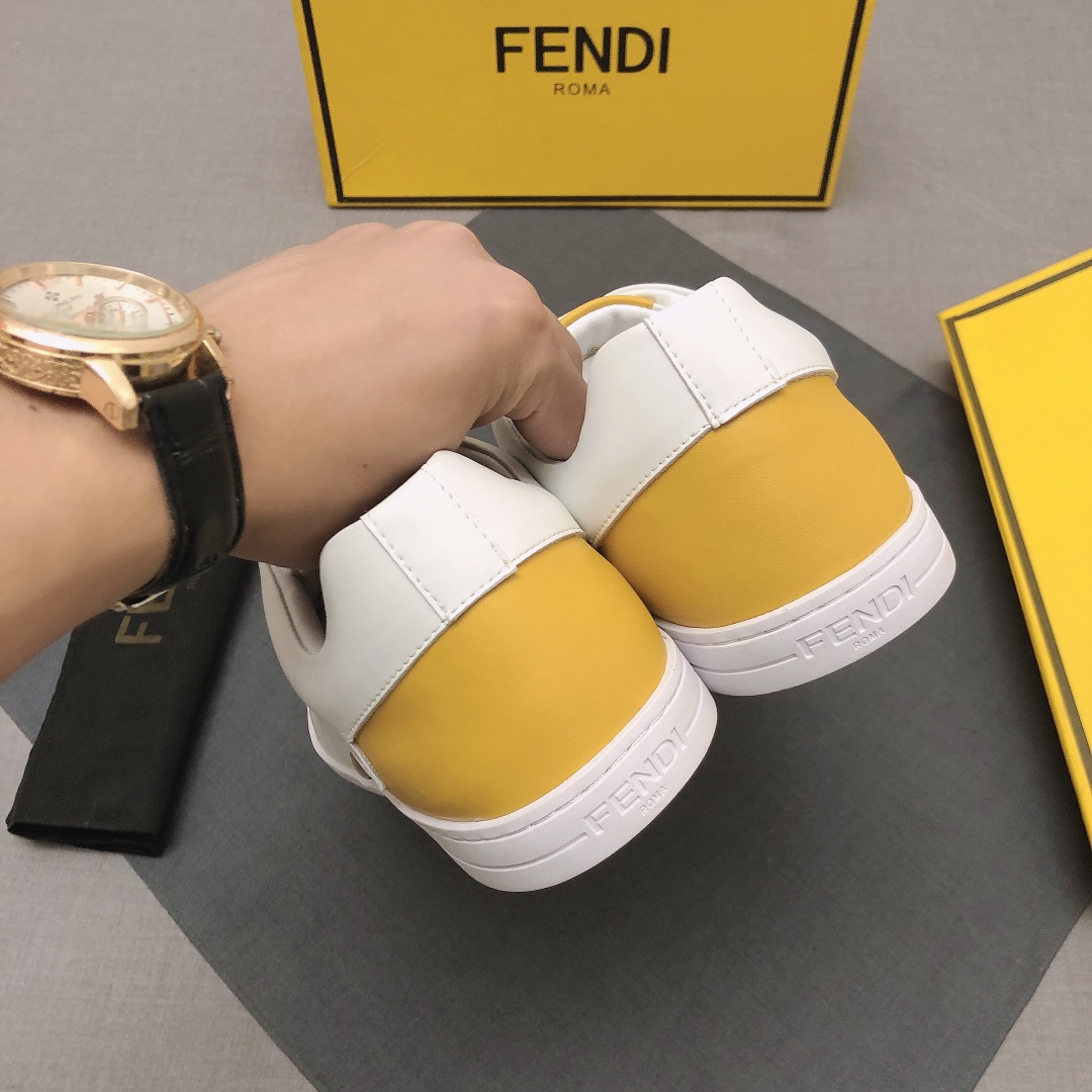 Fendi Low Top Sneakers 21 - vstockx