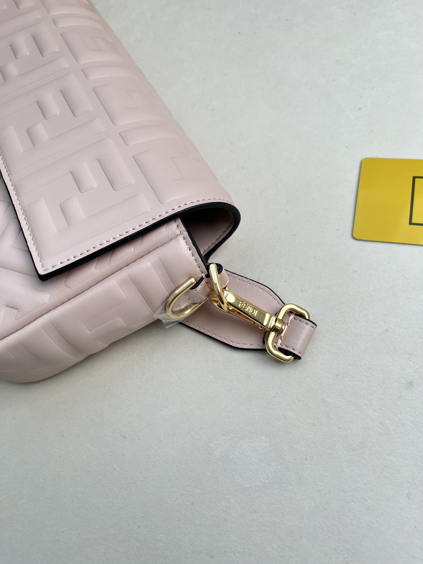 handbags FENDI 211 size:27*15*6cm - vstockx