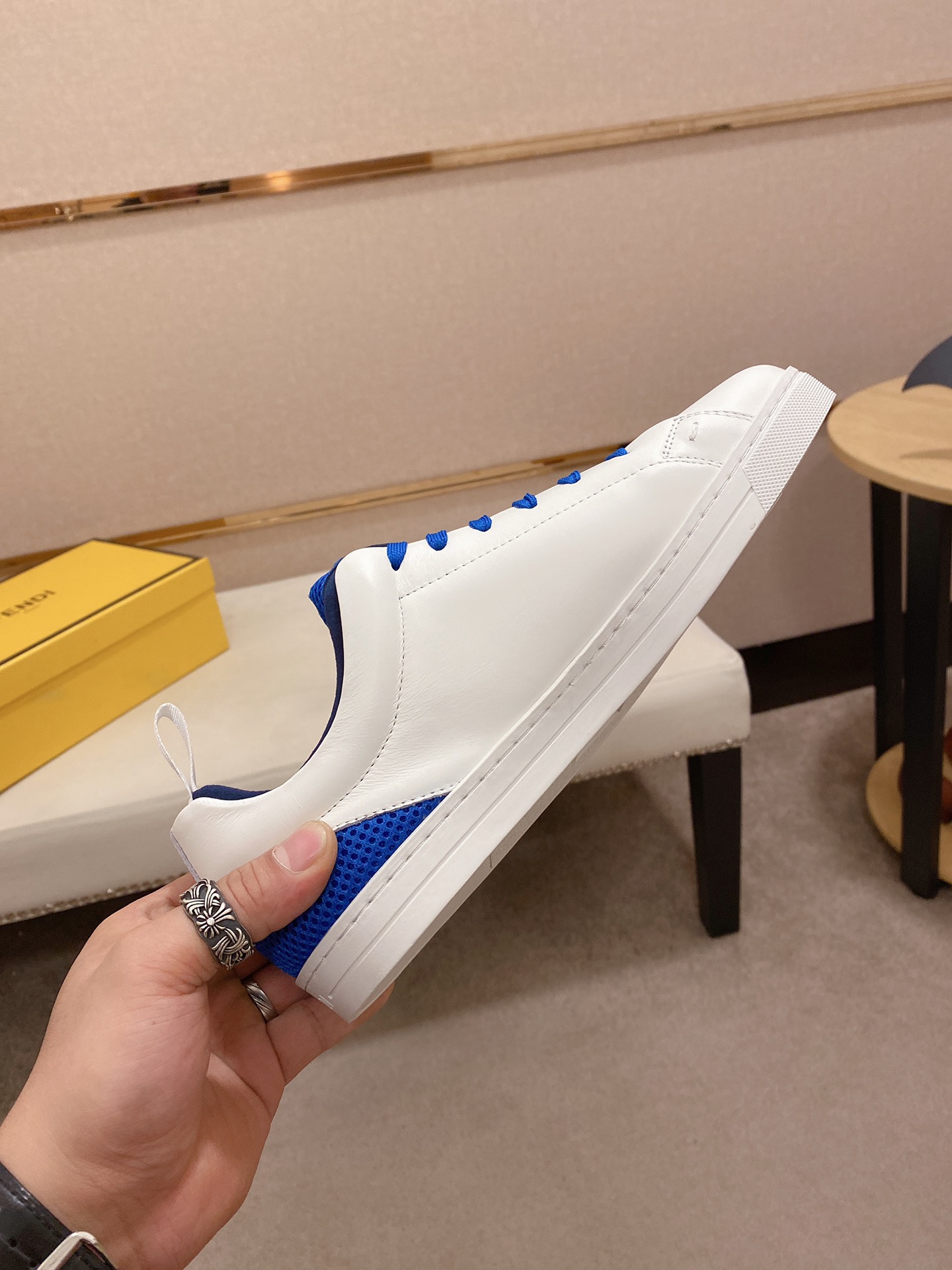 Fendi Low Top Sneakers 23 - vstockx