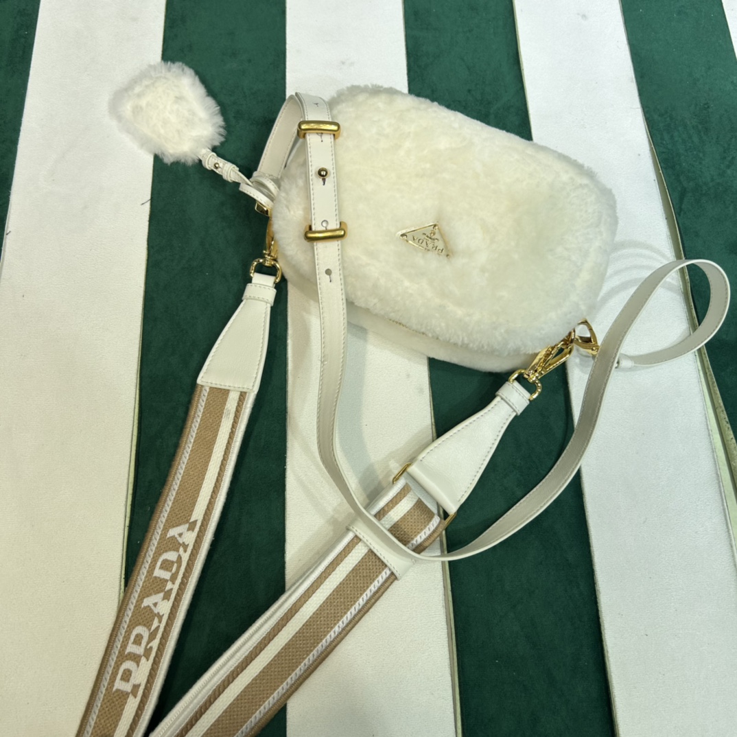 Handbags Prada 1BH192 size:16×6×12 - vstockx