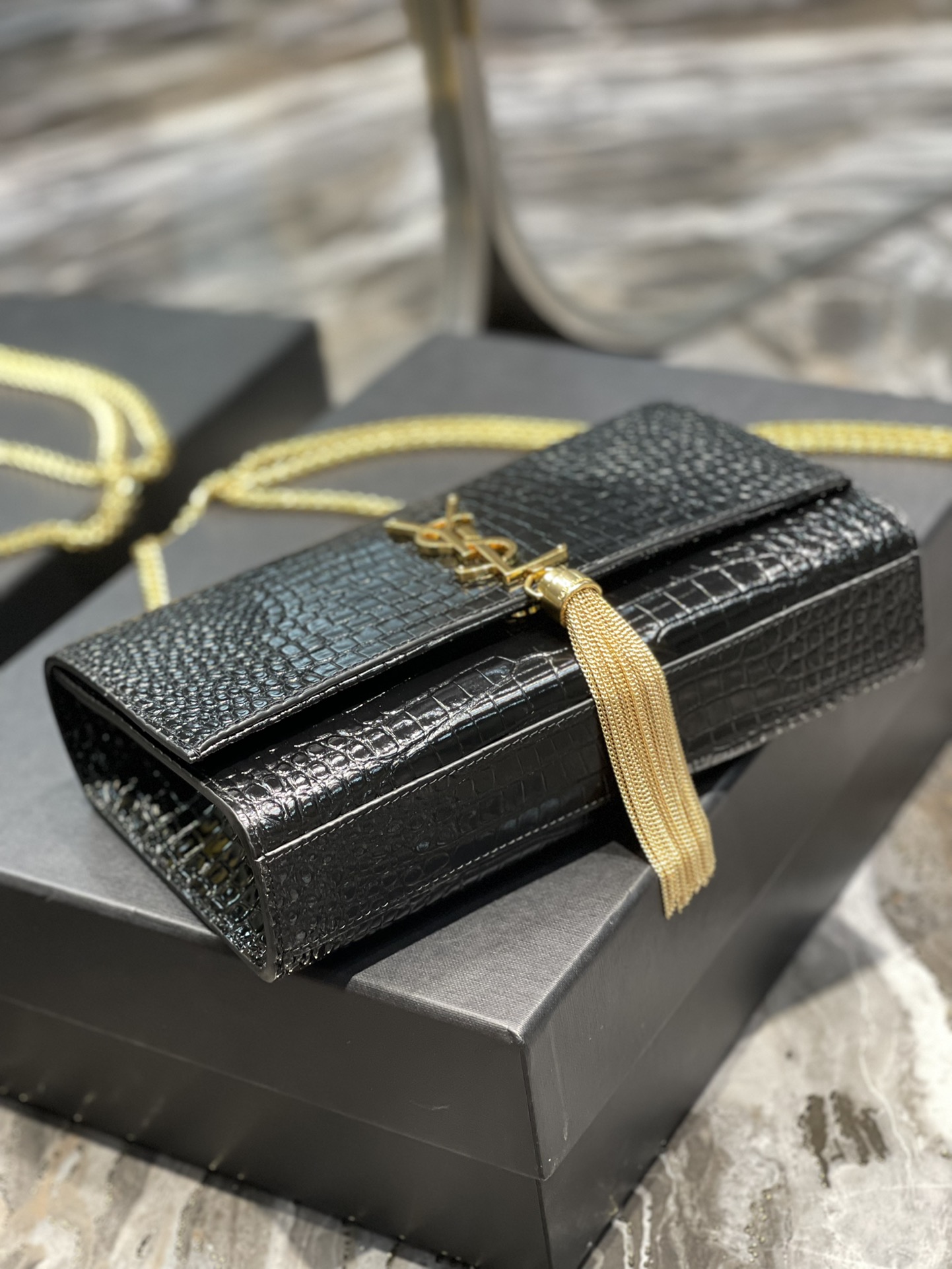 Handbags SAINT LAURENT 354119 size 24x14.5x5 cm - vstockx