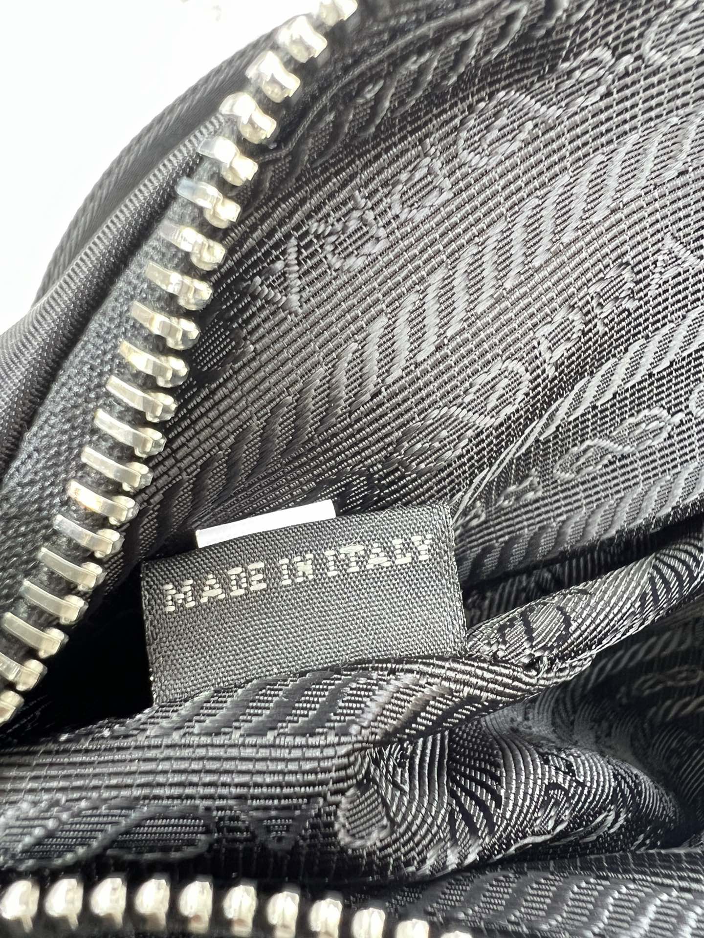 handbags prada 1BH190 26*14*12 - vstockx