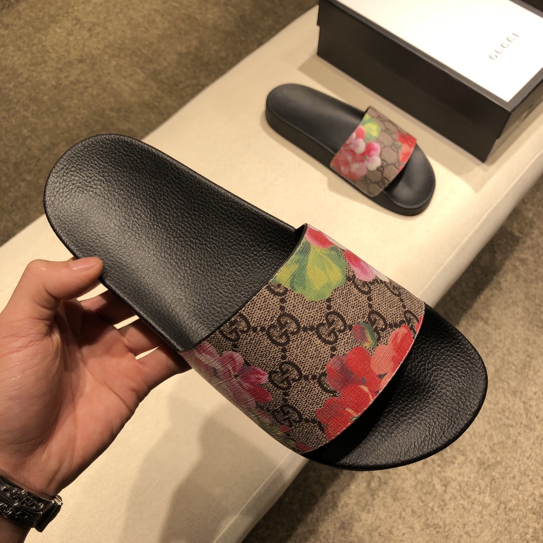 Gucci Slippers 35 - vstockx