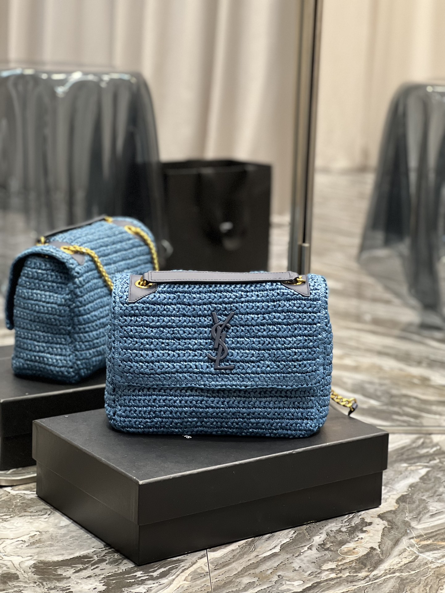 Handbags SAINT LAURENT 633158 size 28  20.5  8.5 cm - vstockx