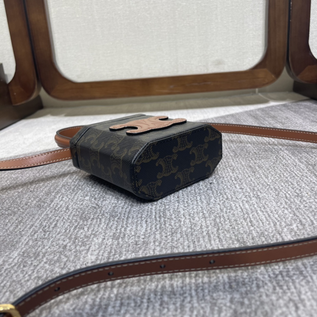 Handbags CELIN LOCK TRIOMPHE 199602 size:11 X 10 X 5 cm - vstockx