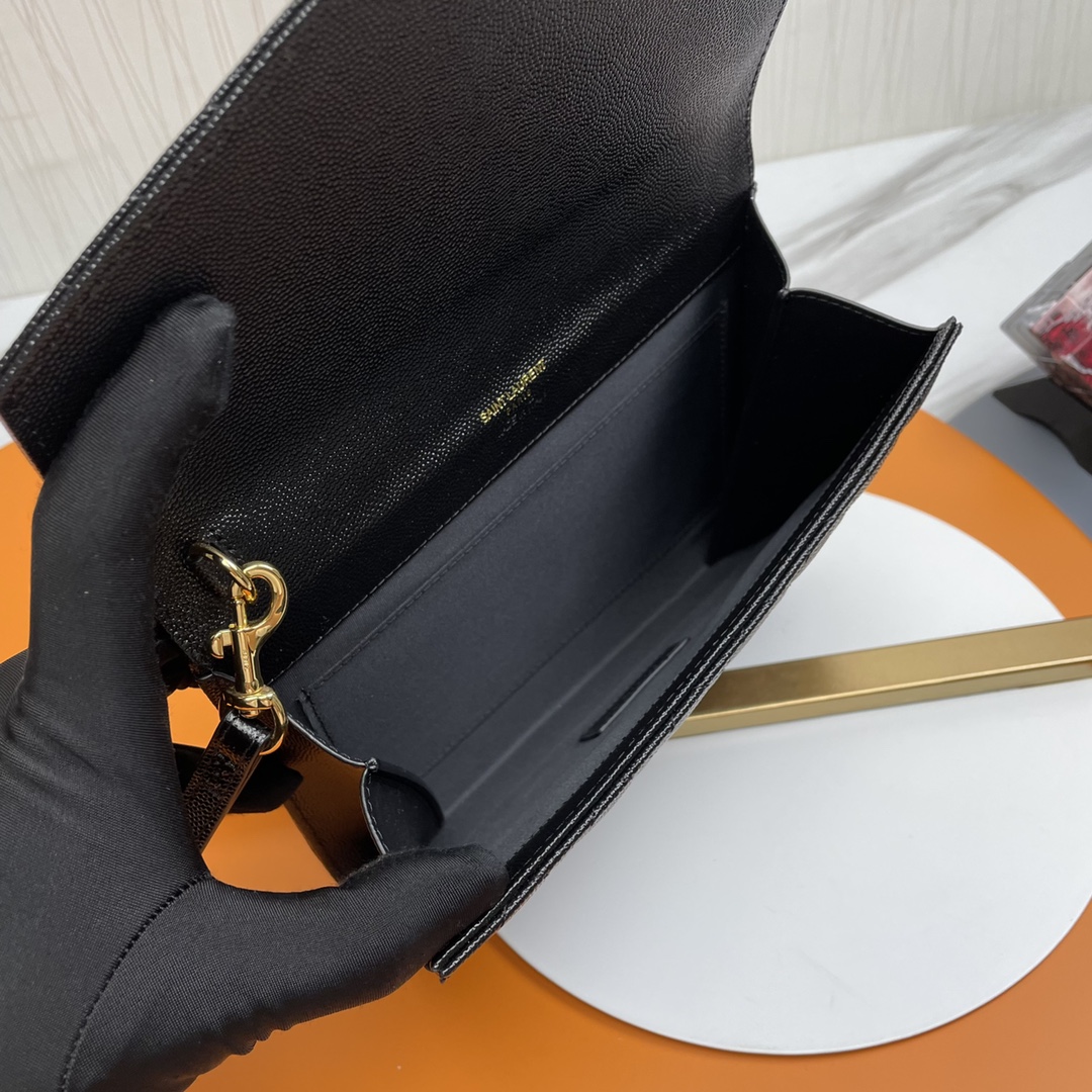 Handbags SAINT LAURENT 617662 size 21x16x3 cm - vstockx