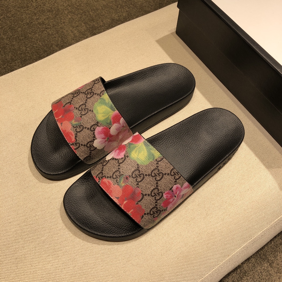 Gucci Slippers 35 - vstockx
